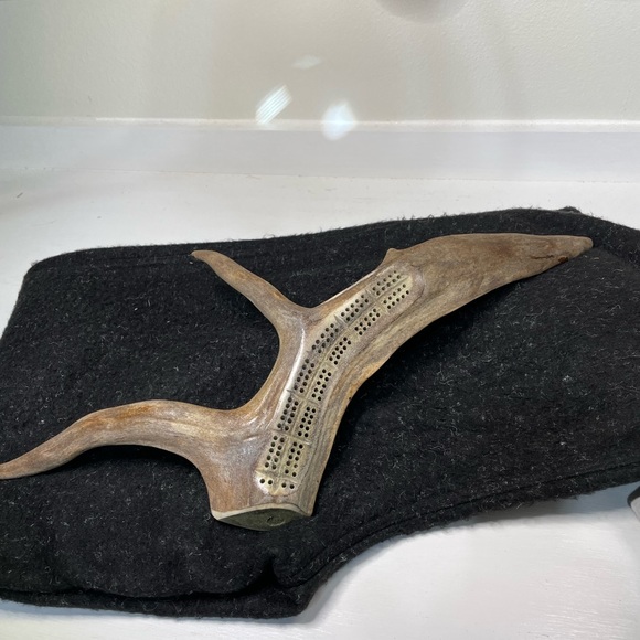 Cribbage Board Game Made From Antler - Picture 2 of 2